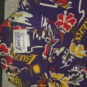 RARE ORIGINAL MEDIUM LOS ANGELES LAKERS BAND MEMBERS M HAWAIIAN SHIRT 1980s